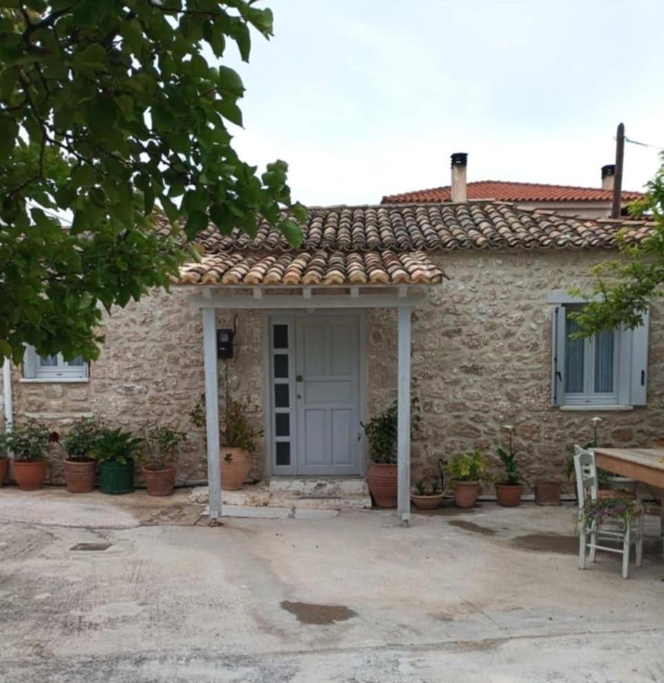 Aνεξάρτητη Παραδοσιακή Πέτρινη Κατοικία Corinto Exterior foto