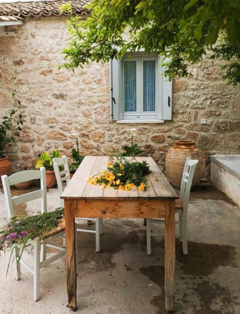 Aνεξάρτητη Παραδοσιακή Πέτρινη Κατοικία Corinto Exterior foto
